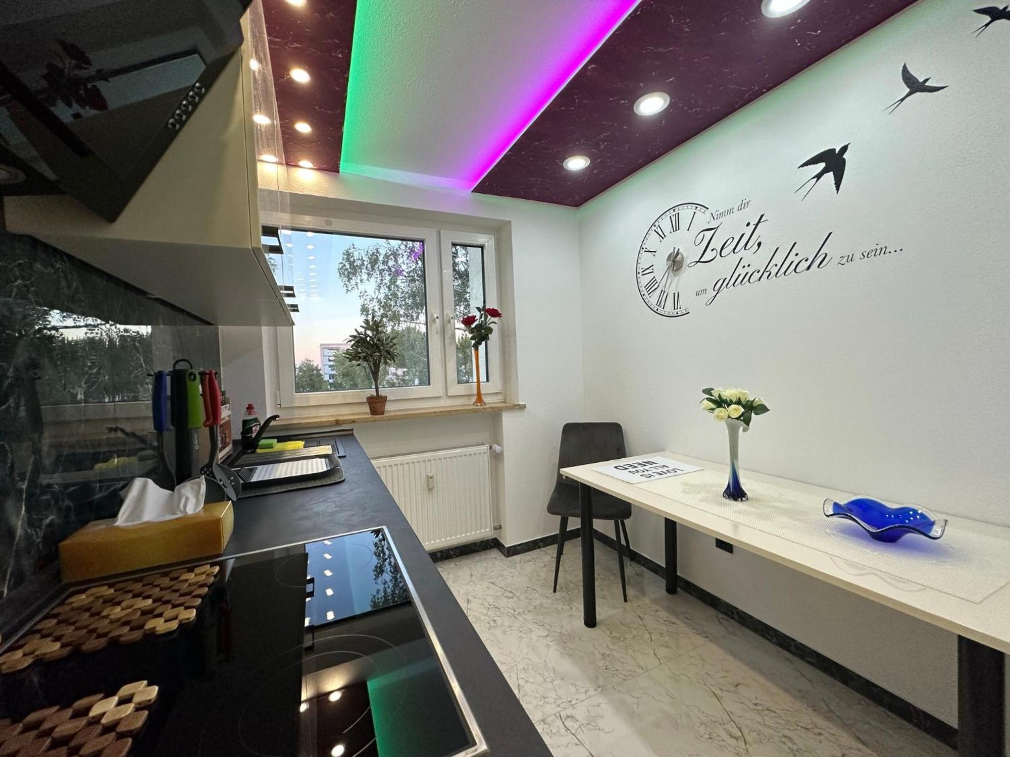 Modern Apartments Neuburg P - Top - 2 Zimmer, Komfort, Balkon, Wi-Fi, Smart Tv, Grosse Dusche, Kueche نوبورغ آن دي دوناو المظهر الخارجي الصورة